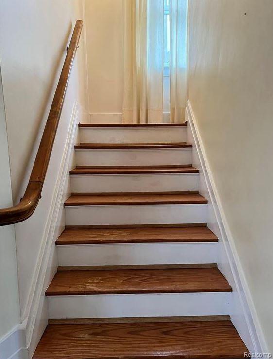 Building Photo - 1072 Ridgedale Ave