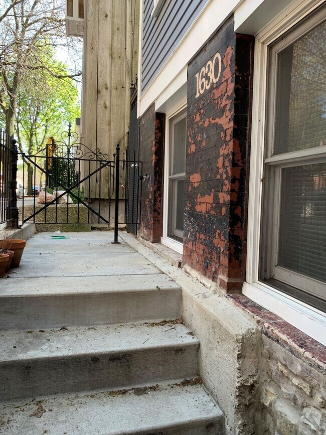 Building Photo - 1630 N Cleveland Ave