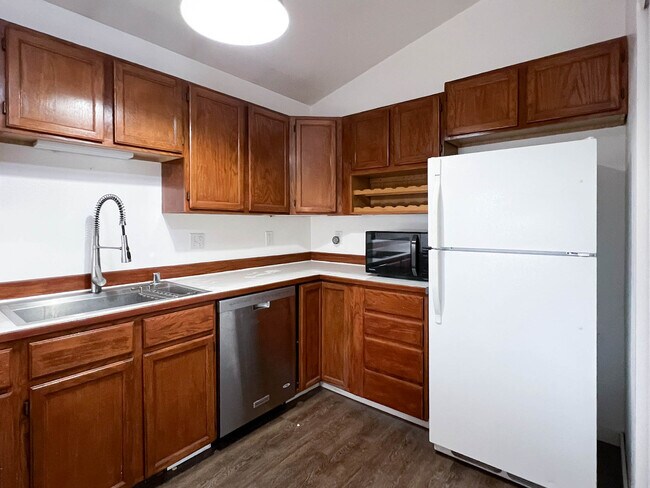 Building Photo - 3664 Mirage Cir
