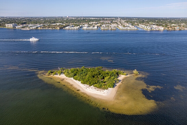 Building Photo - 112 Doolen Ct