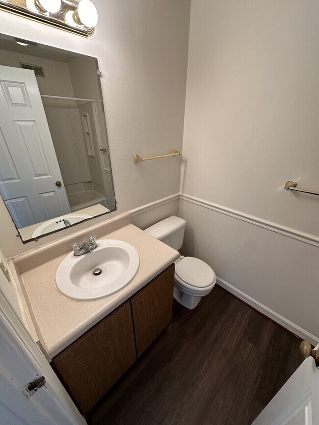 Building Photo - 3511 Ivy Commons Dr