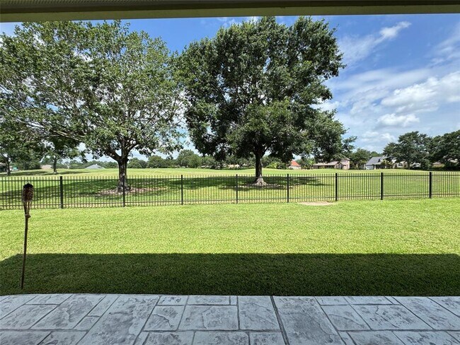 Building Photo - 5822 Pinellas Park Ct