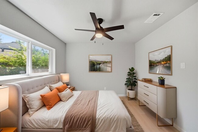 Building Photo - 7530 Millbrae Ln