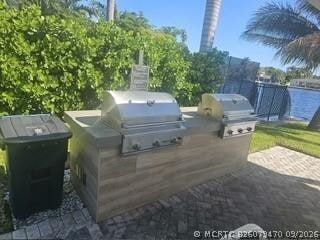 Building Photo - 6287 Bay Club Dr