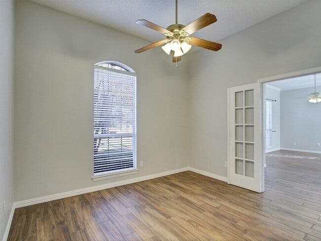 Building Photo - 11117 Knoxville Ln