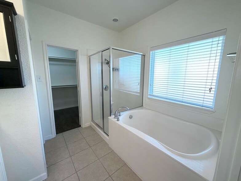 Building Photo - 3917 Old Richwood Ln