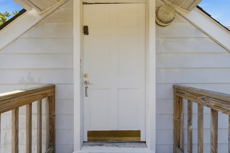 Building Photo - 302 Marlin Dr