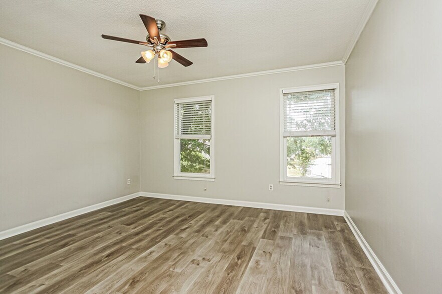 Building Photo - 8893 Wenham Cove E