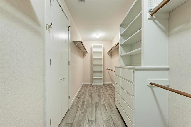 Building Photo - 146 Double Eagle Dr
