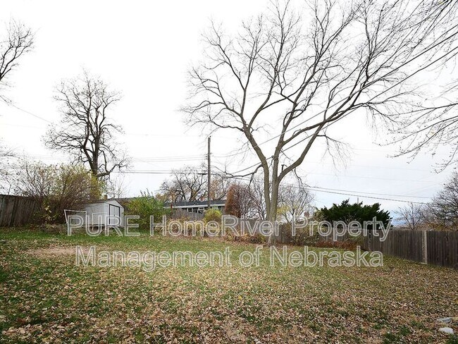 Building Photo - 2108 S 46th St