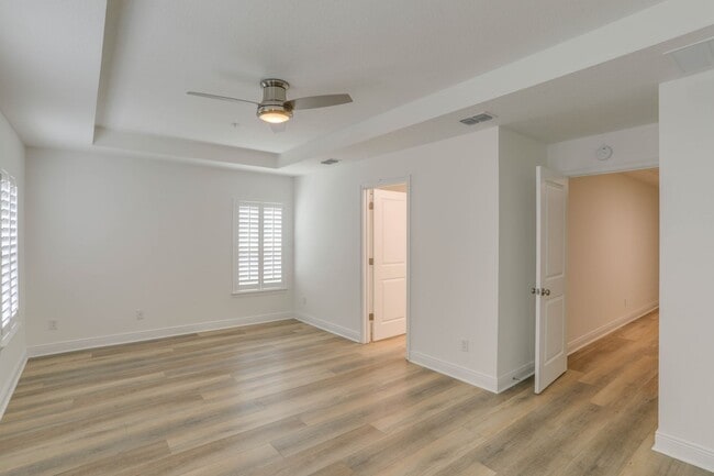 Building Photo - 1401 E Michigan St