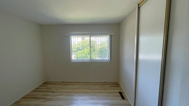 Building Photo - Walnut Creek! Highly desirable Countrywood...