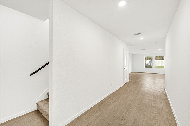 Building Photo - 509 Roserun Dr