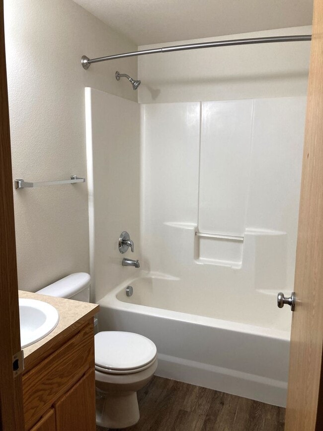 Building Photo - Ranch-Style Home With Gas Fireplace and Washer/Dryer Included! 1 Small Dog Welcome!