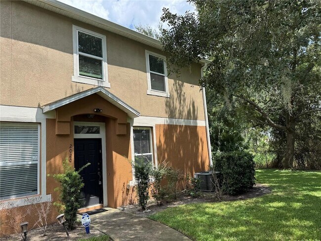 Building Photo - 2020 San Jacinto Cir