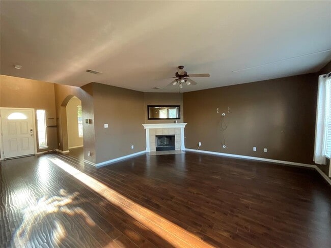 Building Photo - 4427 Meadowside Ln