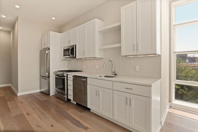 Building Photo - Available Now! Recent build! Professionally Managed// 2 bedroom 2 bathroom Luxury Condo// Petworth!