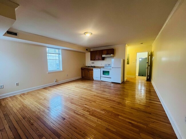 Building Photo - 620 S 2nd St