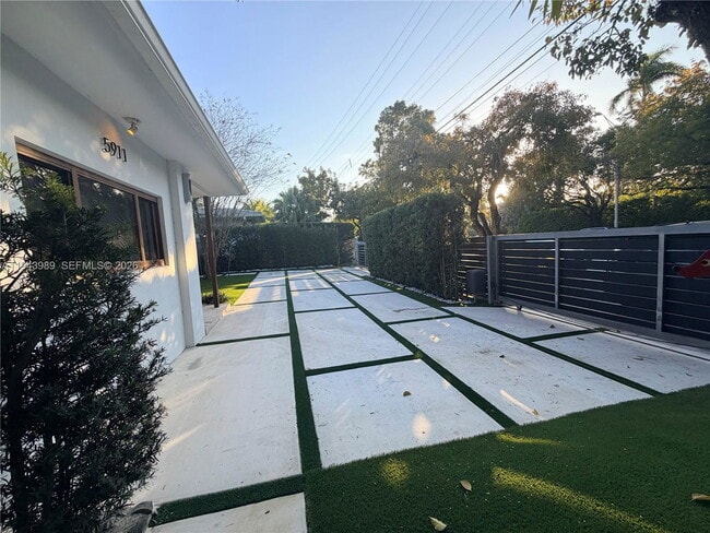 Building Photo - 5911 Alton Rd