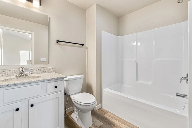 Building Photo - Beautiful Spacious Newly Built Townhome