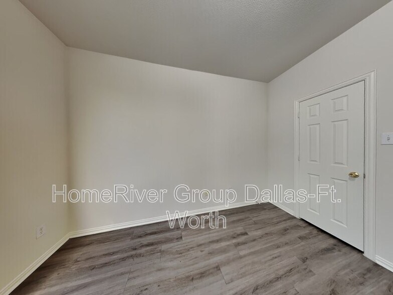 Building Photo - 803 Dover Park Trail