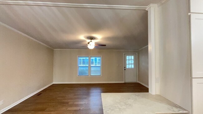 Building Photo - 3 bedroom, 2 bath