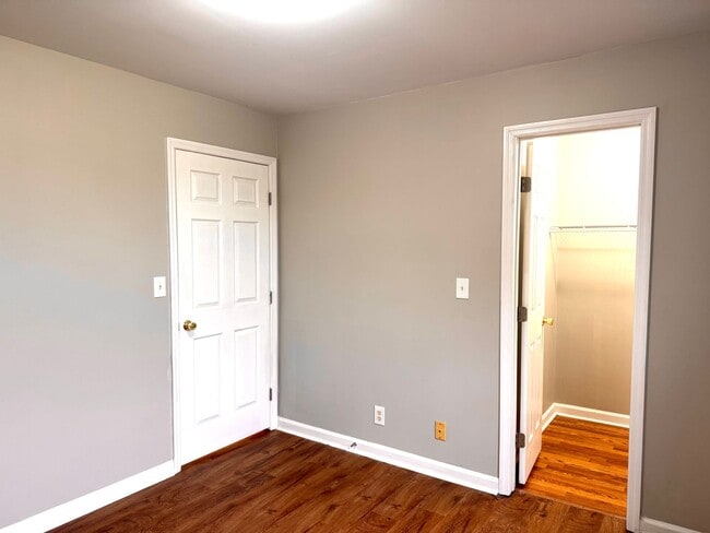 Building Photo - 3 bedroom in Oak Grove