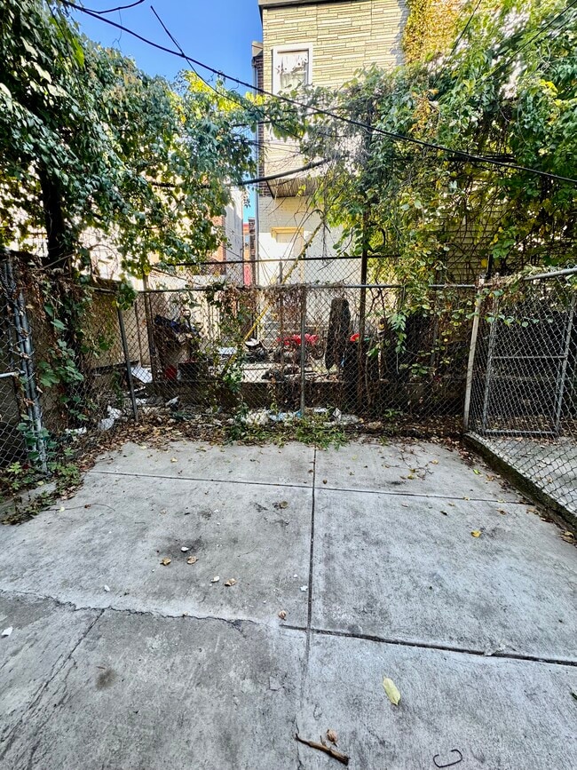 Building Photo - 2661 N Colorado St