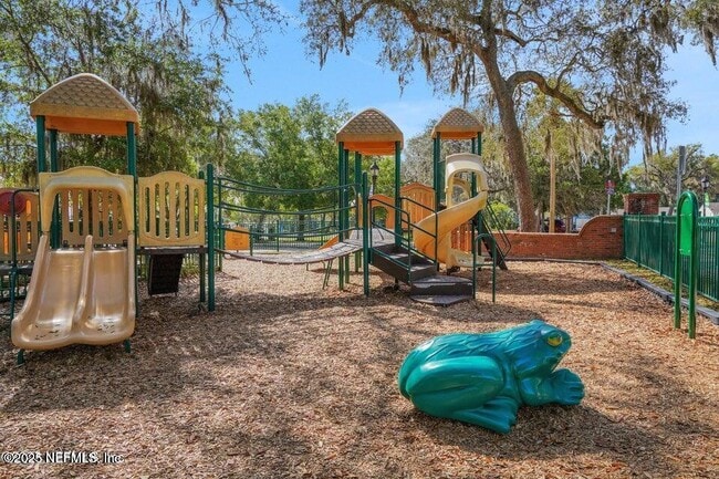 Building Photo - 1561 Stonebriar Rd