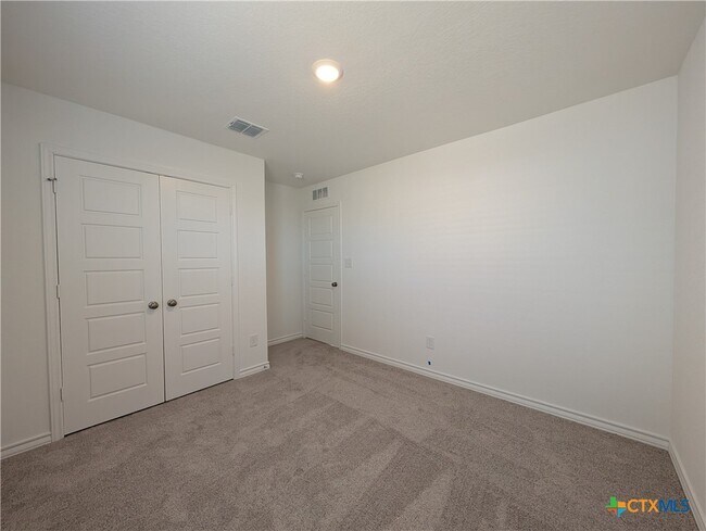 Building Photo - 862 Bluegrass Pt