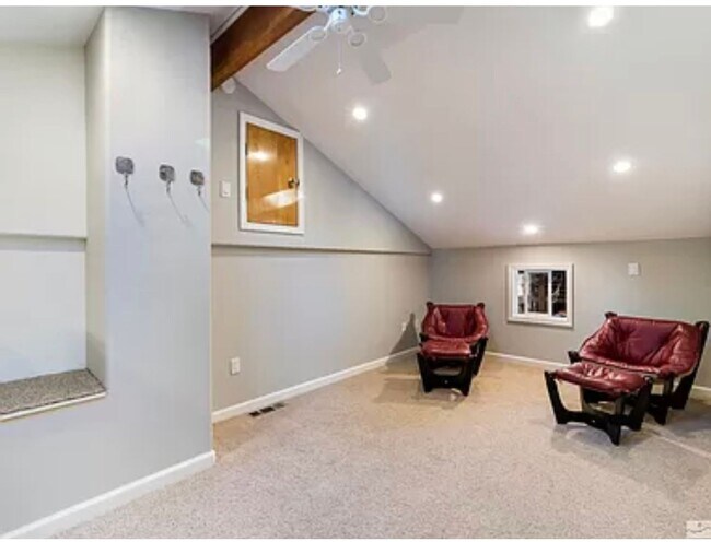 Building Photo - Nice house available now!