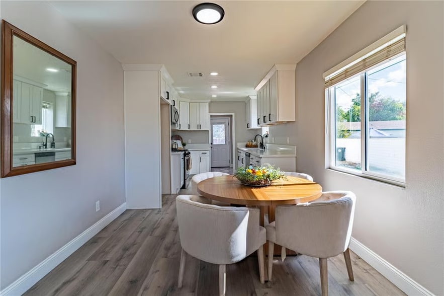 Building Photo - 1649 Crestview Ave