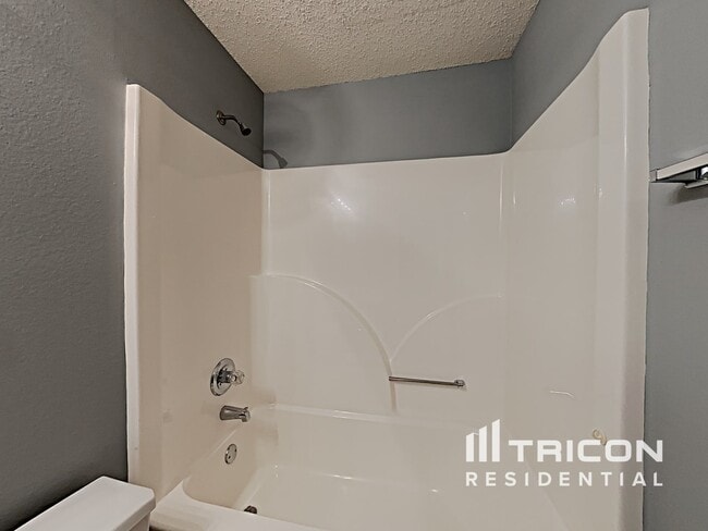 Building Photo - 4151 Ravenwood Ct