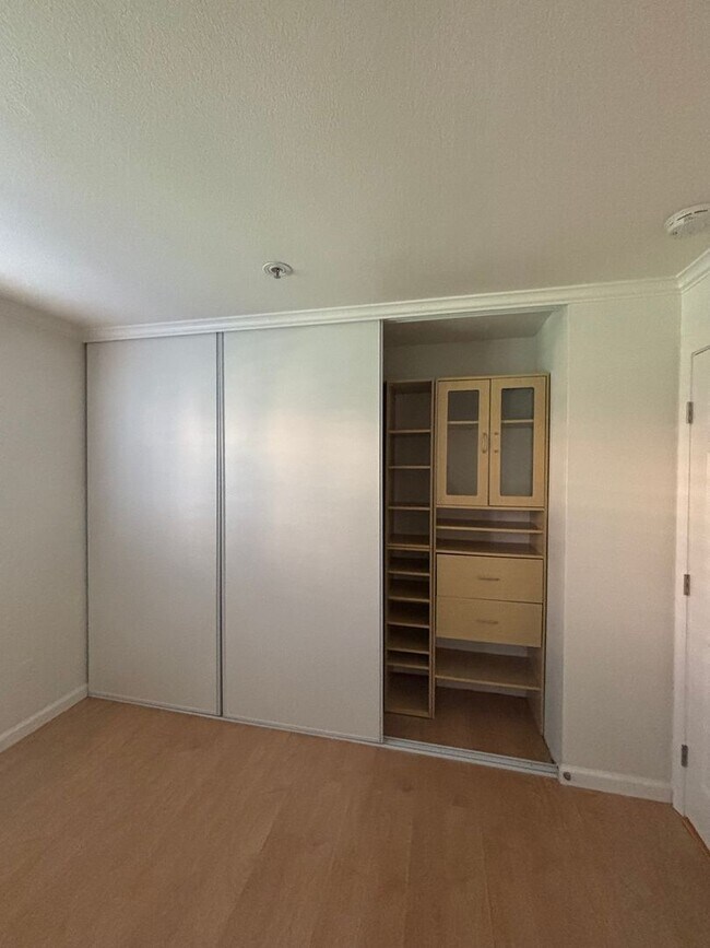 Building Photo - Resort living in Siena Hills-Condo with Pool, Gym and more!