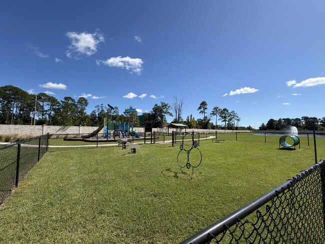 Building Photo - Spacious & Modern Layout – Perfect for Ent...