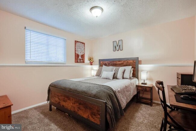 Building Photo - 8280 Wold Den Ct