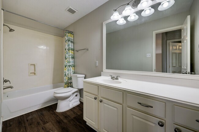 Building Photo - 6834 Silver Shores Ln