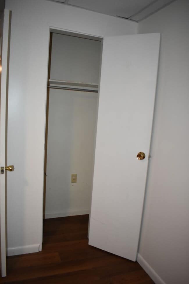 Building Photo - Newly updated 3 bedroom, 1 bathroom house....