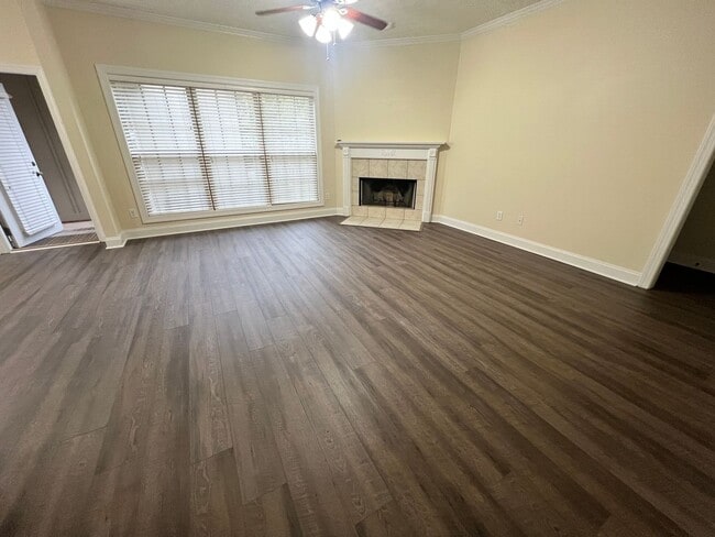 Building Photo - Gardens at Gatewood Townhome