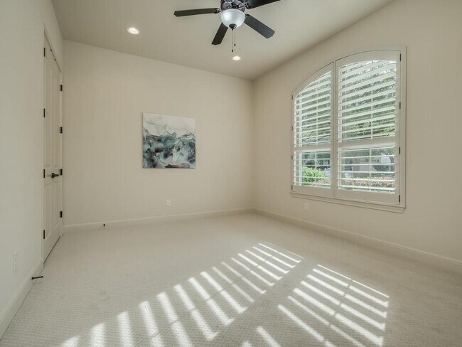 Building Photo - 12912 Schleicher Trail