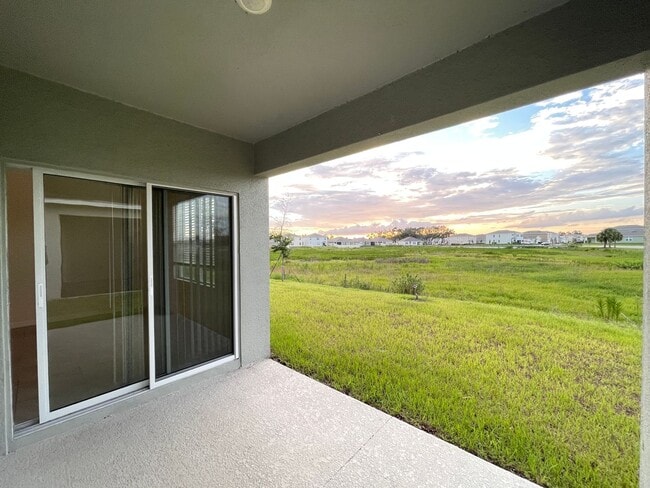 Building Photo - Conservation view, no Rear neighbors Single family house in Davenport!