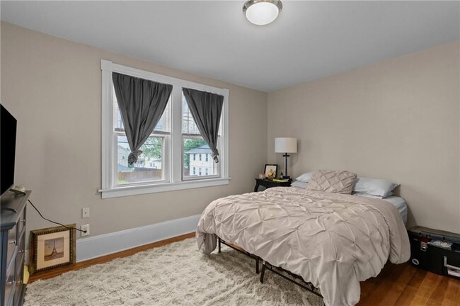 Building Photo - 44 Bedlow Ave