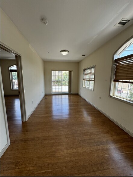 50 Oak St 201 - 30 Oak St