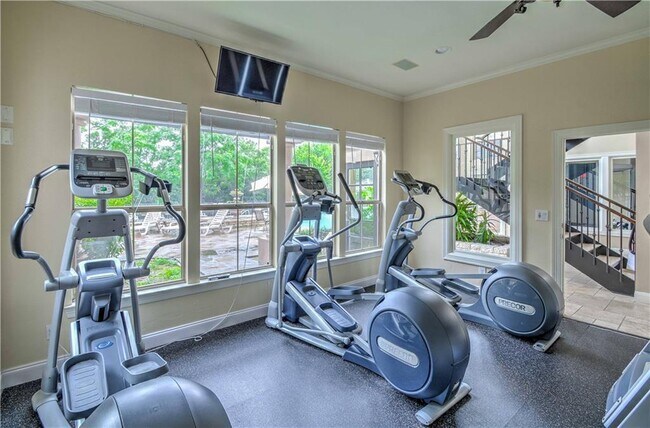 Building Photo - 6000 Shepherd Mountain Cove