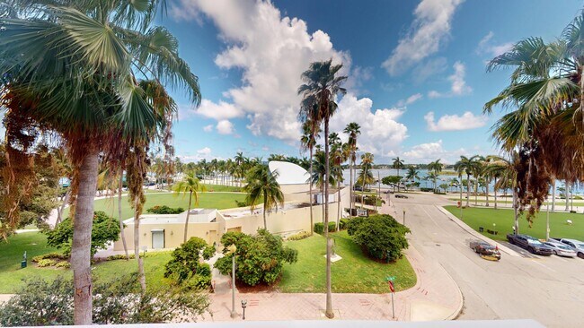 Building Photo - 255 Evernia St