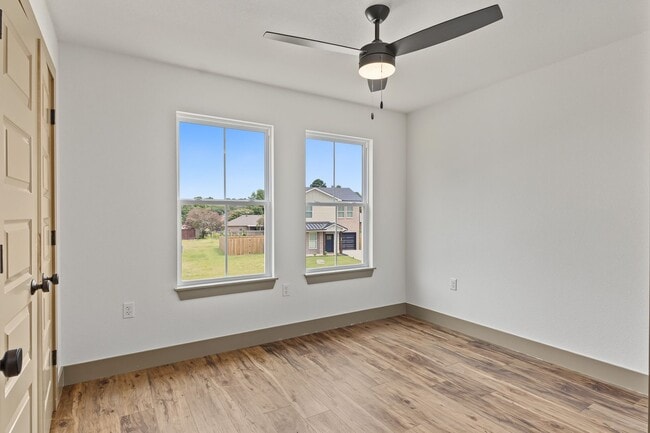 Building Photo - 5812 Cooks Ln