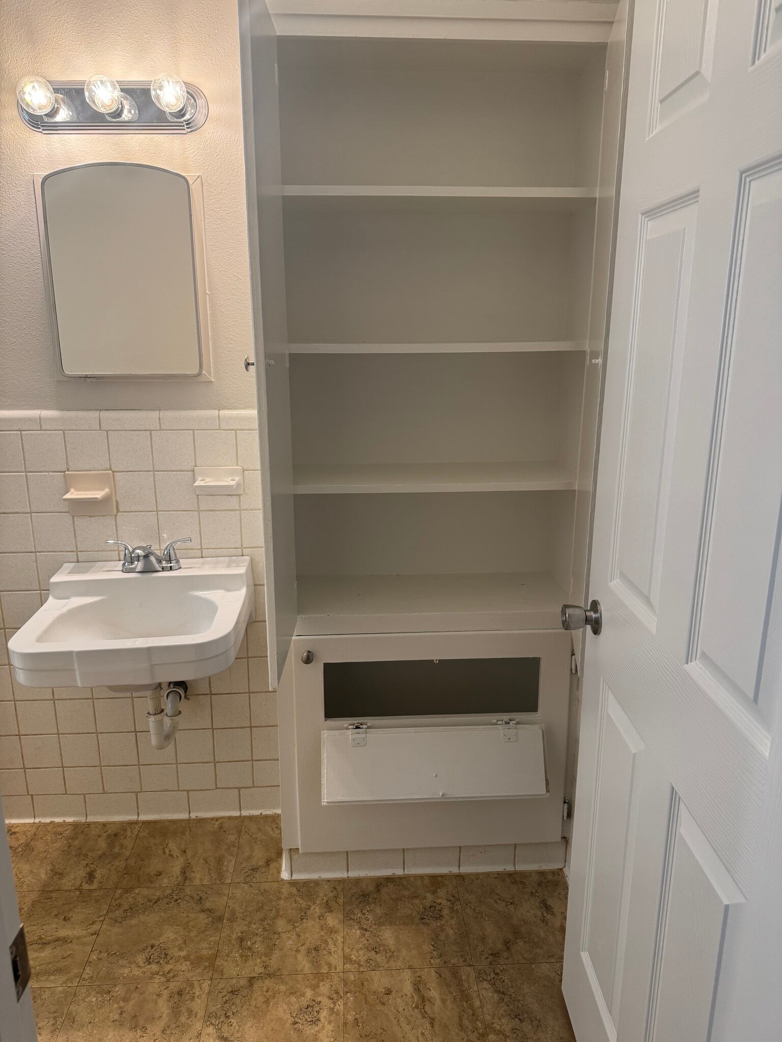 Building Photo - 219 Mitchell St