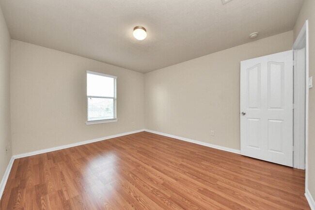 Building Photo - 24503 Hikers Bend Dr