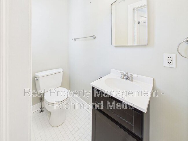 Building Photo - 1101 Normandy Dr