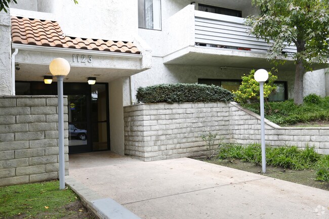 Building Photo - Menorah Terrace